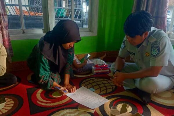 di Jalan Lintas Barat Kebun Tebu Lampung Barat