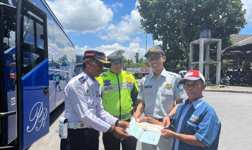 Di Terminal Jombor Sleman