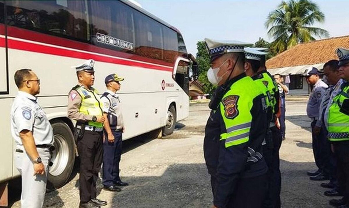 di Terminal Ciganea Purwakarta