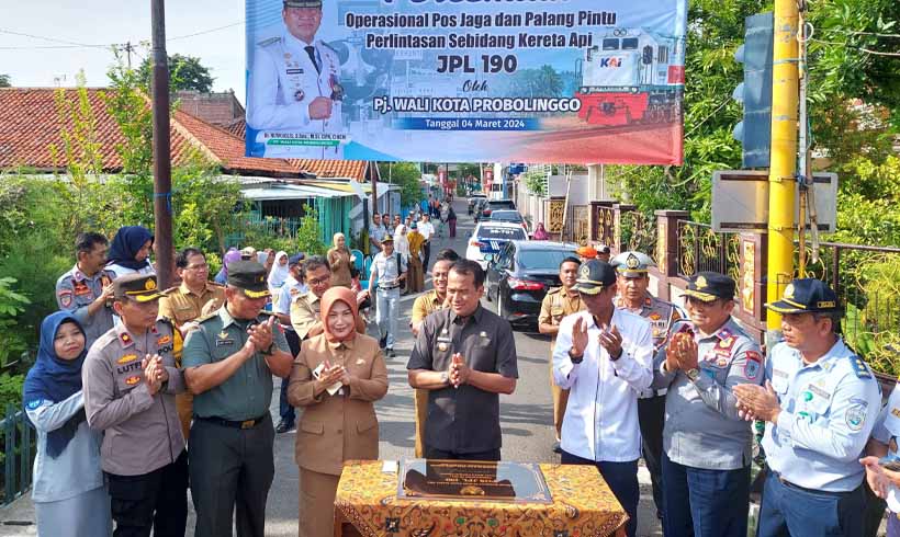 Kereta Api Bersama PJ. Wali Kota Probolinggo