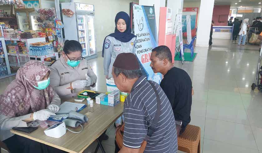 Di Pelabuhan Sri Bintan Pura