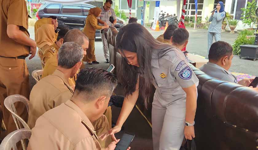 Gunakan Aplikasi JR Safety Road