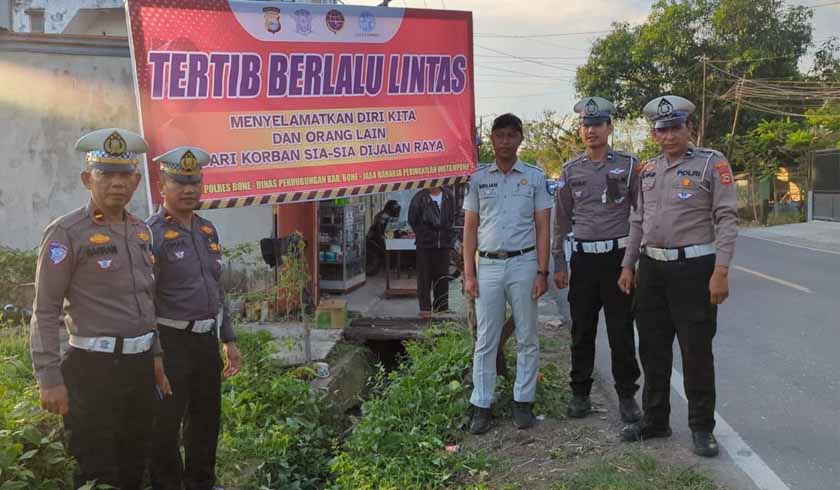 Jasa Raharja Watampone Pasang Spanduk Rambu