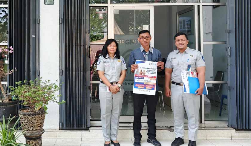 di FIF Cabang Singaraja