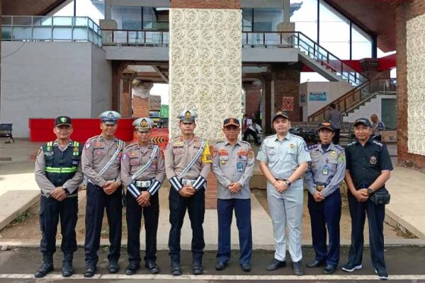 di Terminal Umum Negara