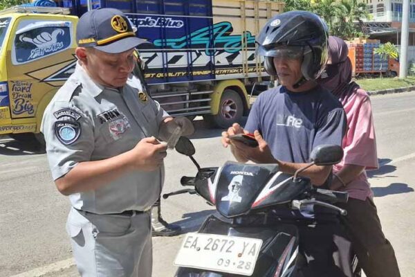 di Taman Amahami Bima