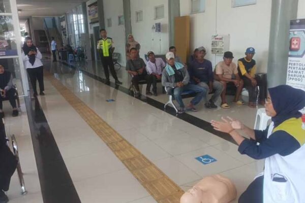 Di Terminal Pakupatan