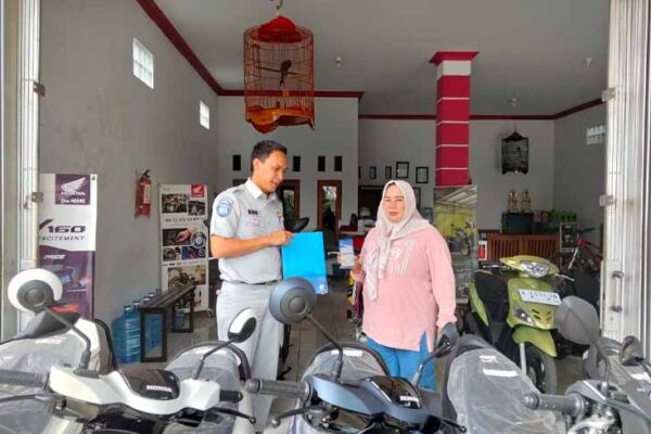 Melalui Aplikasi SIGNAL