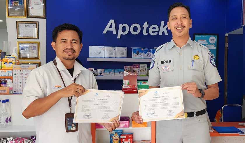 dengan Apotek Kimia Farma Bima