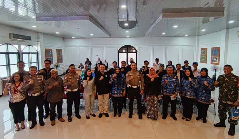 di Kantor Kecamatan Regol