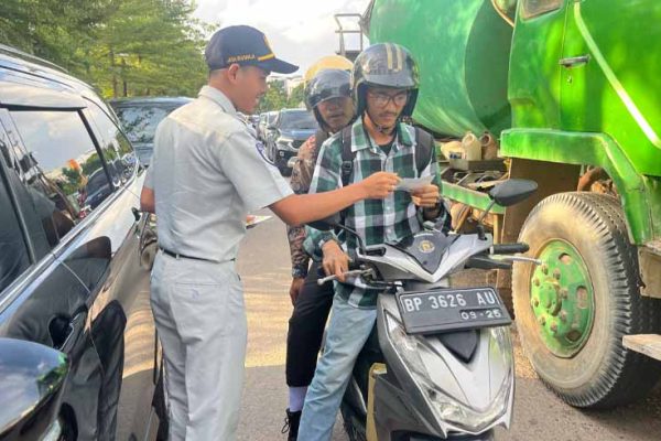di Simpang Kaliban Kota Batam