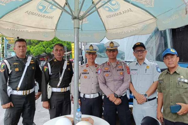di Simpang Muktamar Singaparna