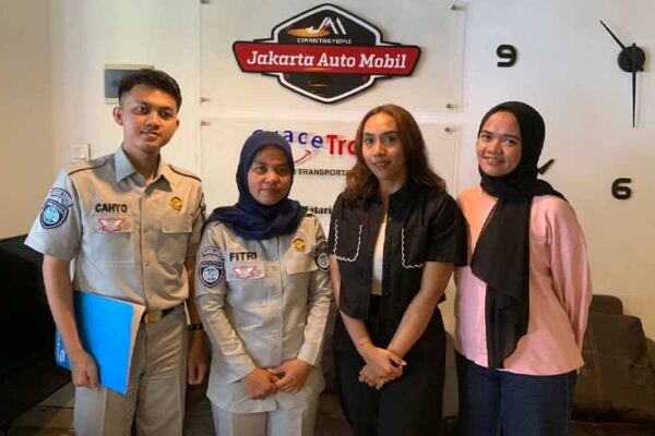 ke PT Jakarta Auto Mobil