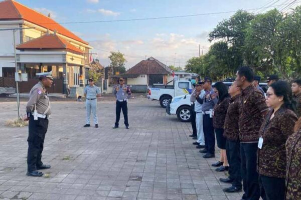 Kendaraan di Pejeng