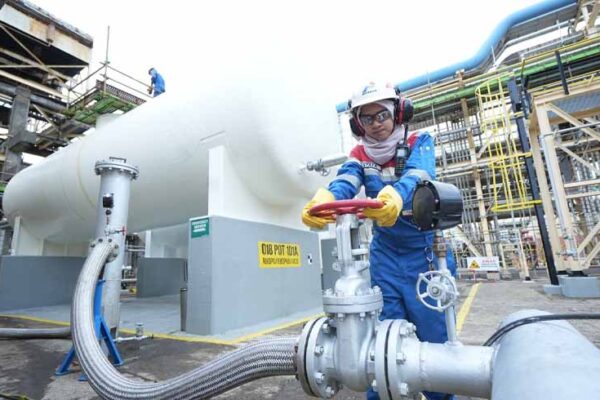 Kilang Balongan dan Dumai