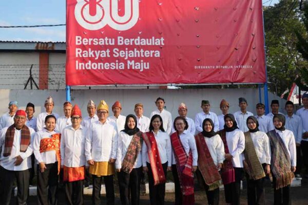 dengan Nuansa Kedaerahan