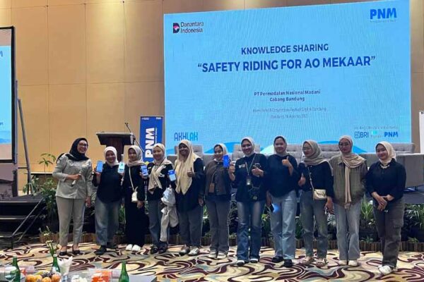 di PT PNM Cabang Bandung