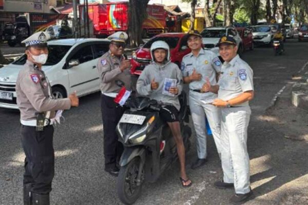 di Simpang Ujung Gurun Padang