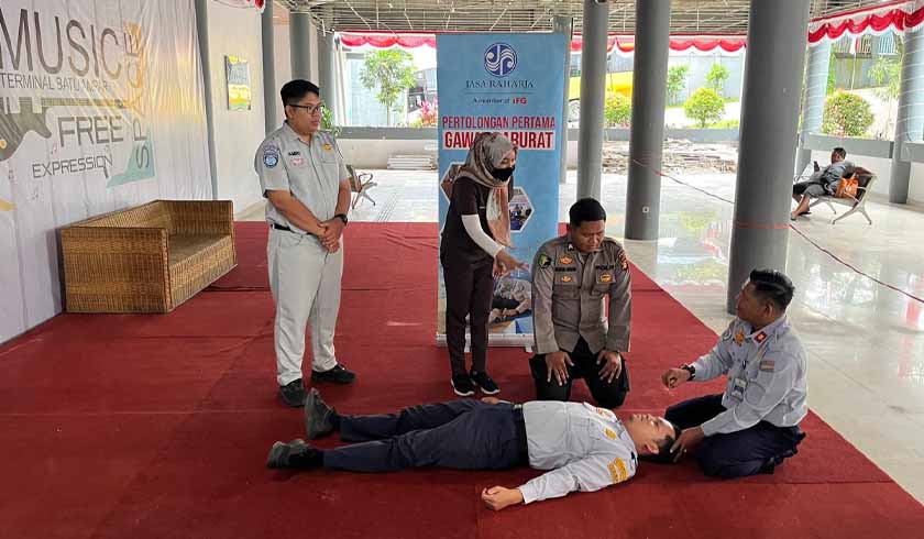 di Terminal Batu Ampar