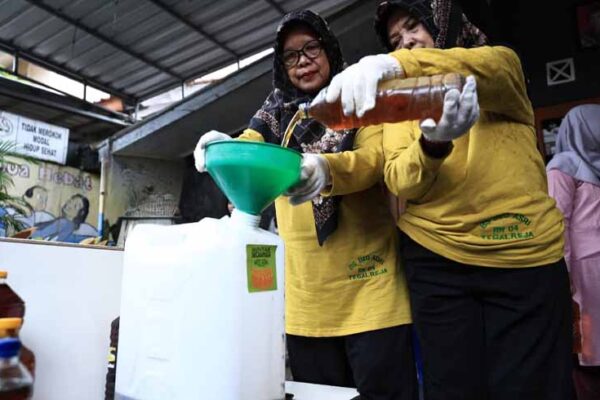 i Bagi 880 Warga Cilacap Selatan