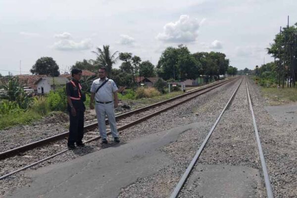 Sebidang Rel Kereta Api