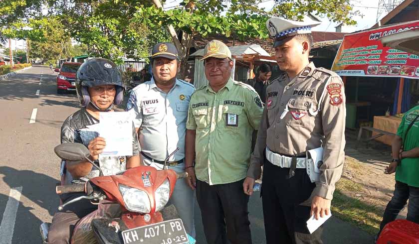 Berlalu Lintas dan Patuh Pajak