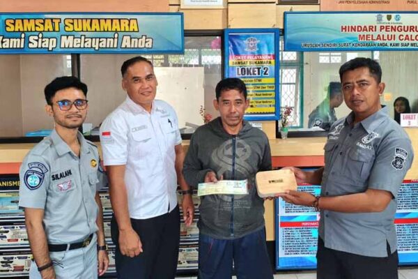 dan Kepatuhan Masyarakat