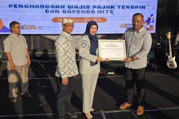 dari Bupati Indramayu