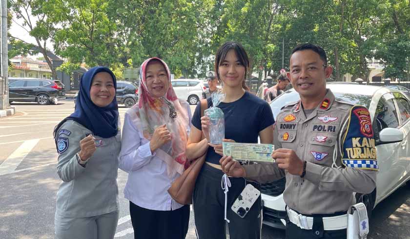 di Pasar Kreatif Bandung