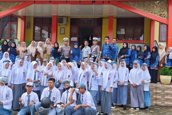 Kunci Utama di Jalan Raya