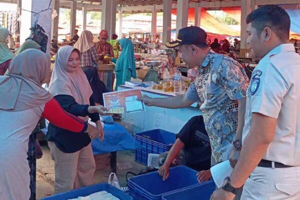 di Pasar Baru Padang Aro