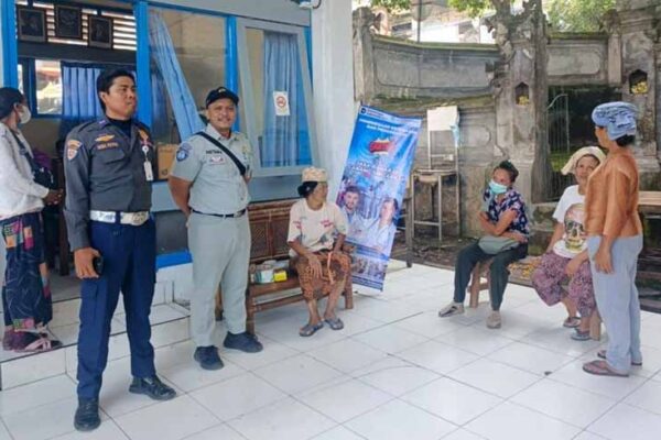 di Terminal Karangasem