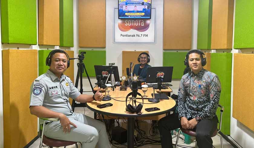 Hadir Sebagai Narasumber