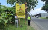 Pasang Papan Imbauan di Titik Rawan