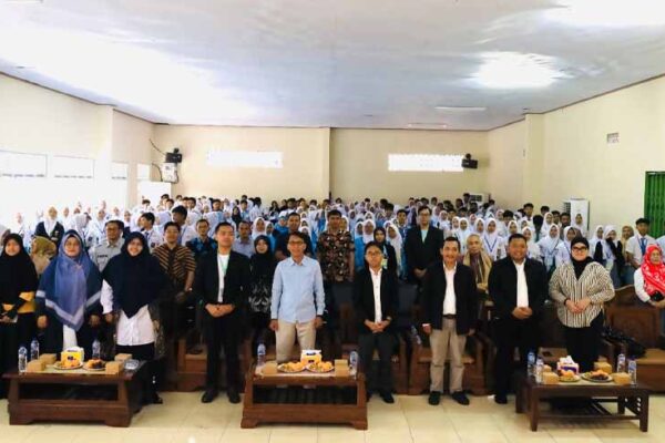 dengan ESCO mengadakan PPKL