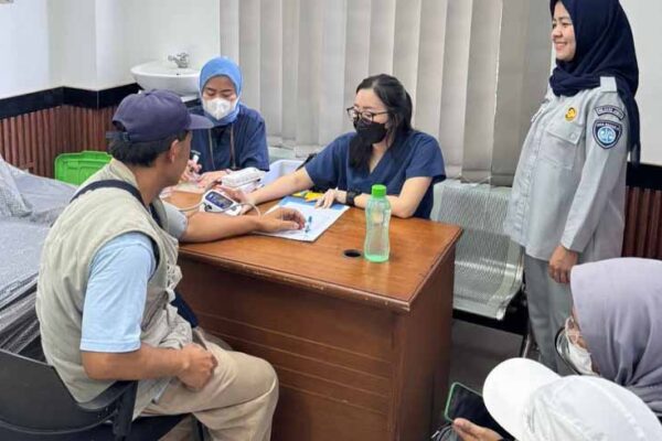 di Kantor Samsat Kawaluyaan