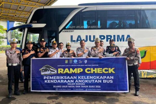 di Terminal Jatijajar Depok