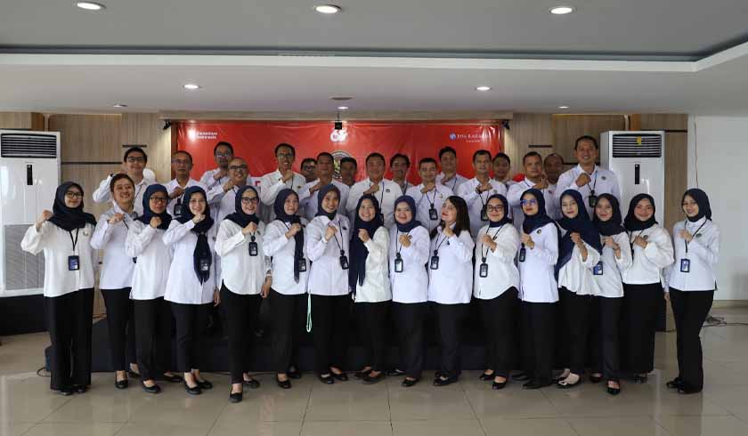 melalui Upacara Khidmat